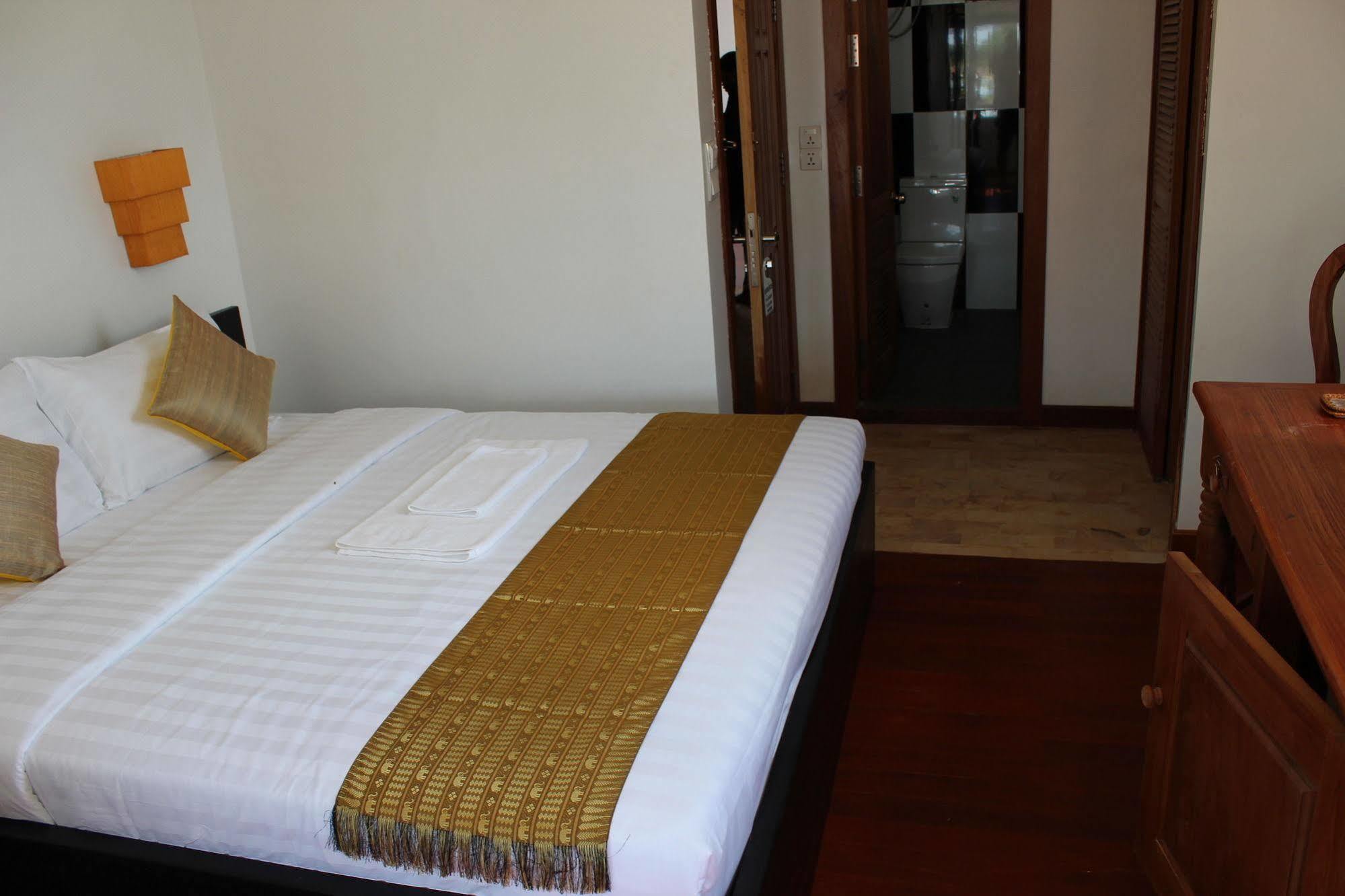 Baan Soksan Hotel Siem Reap Luaran gambar
